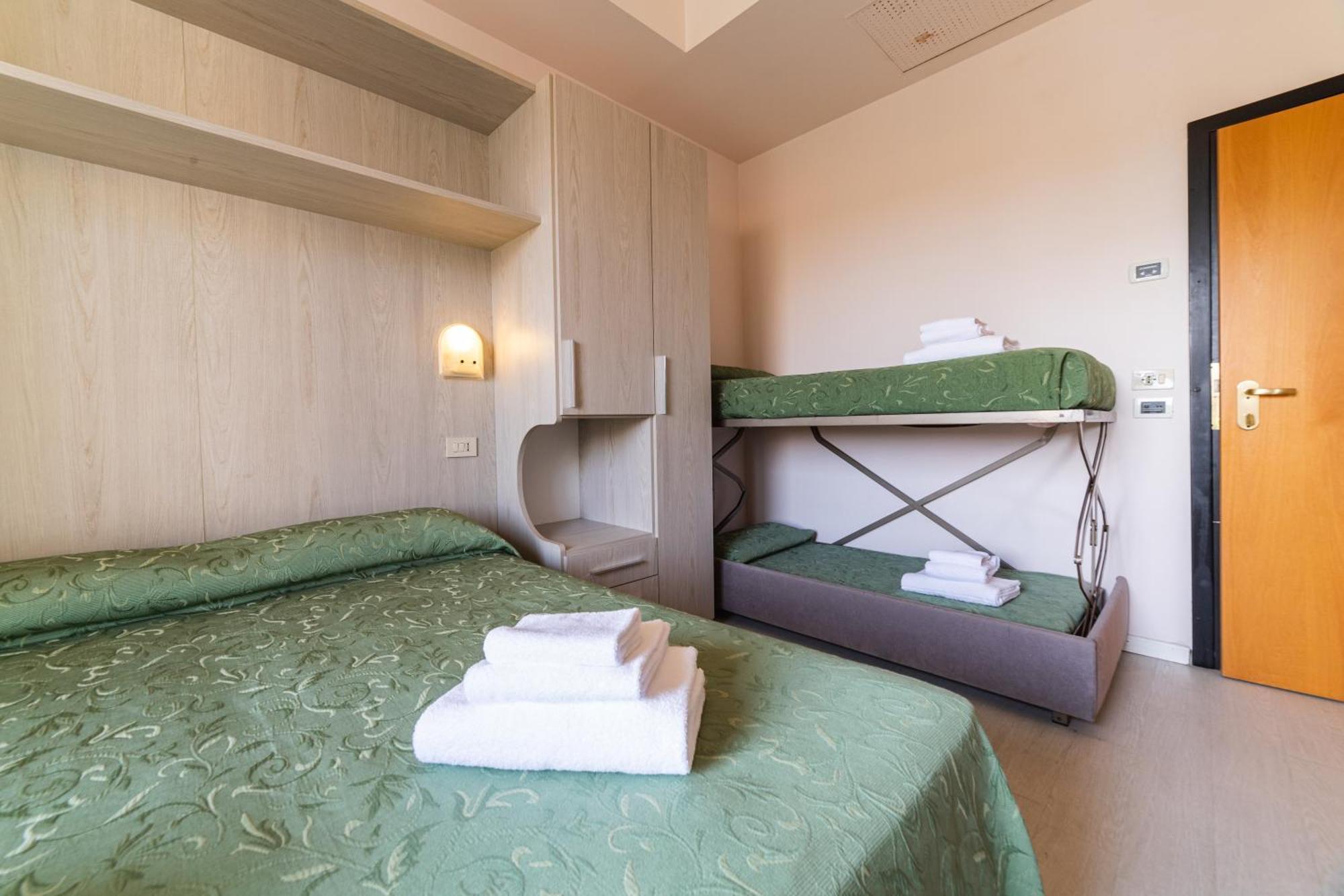 Hotel Royal Каттолика Экстерьер фото