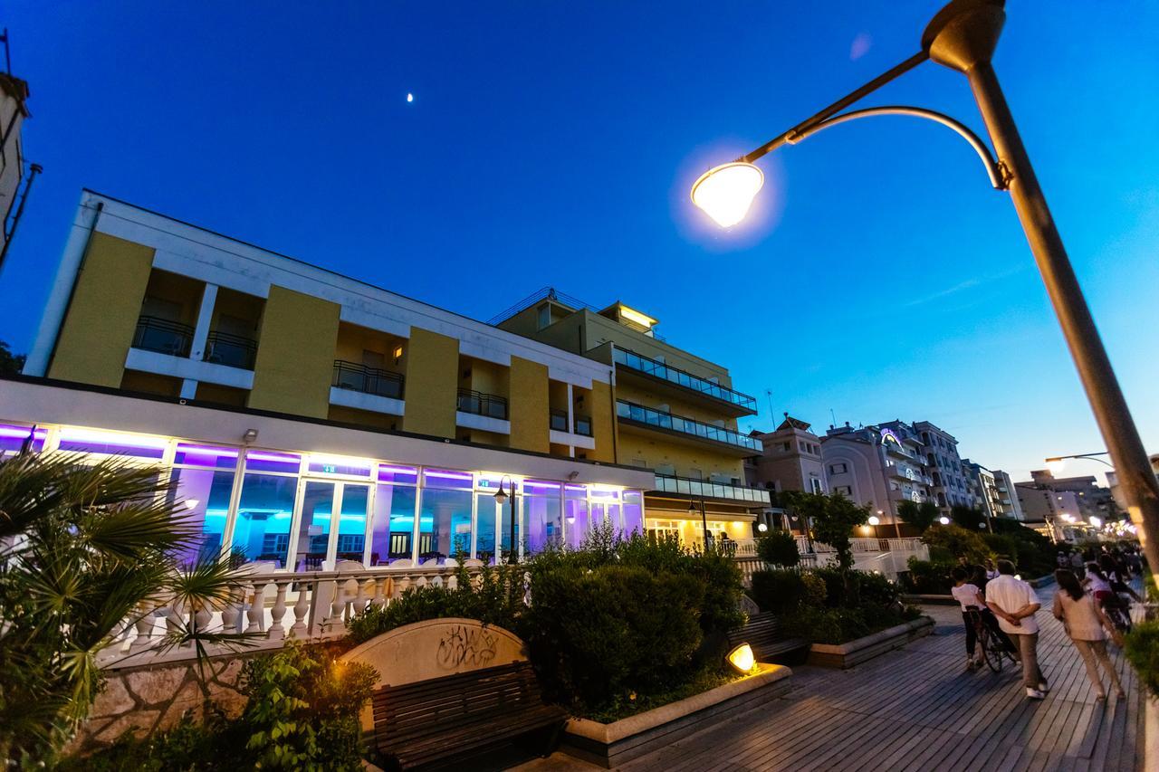 Hotel Royal Каттолика Экстерьер фото